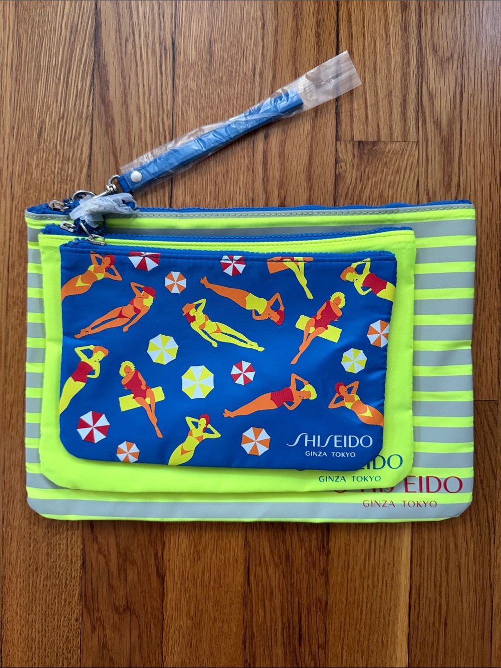 Shiseido Neon Green & Blue Beach Graphic Zip Pouch Set